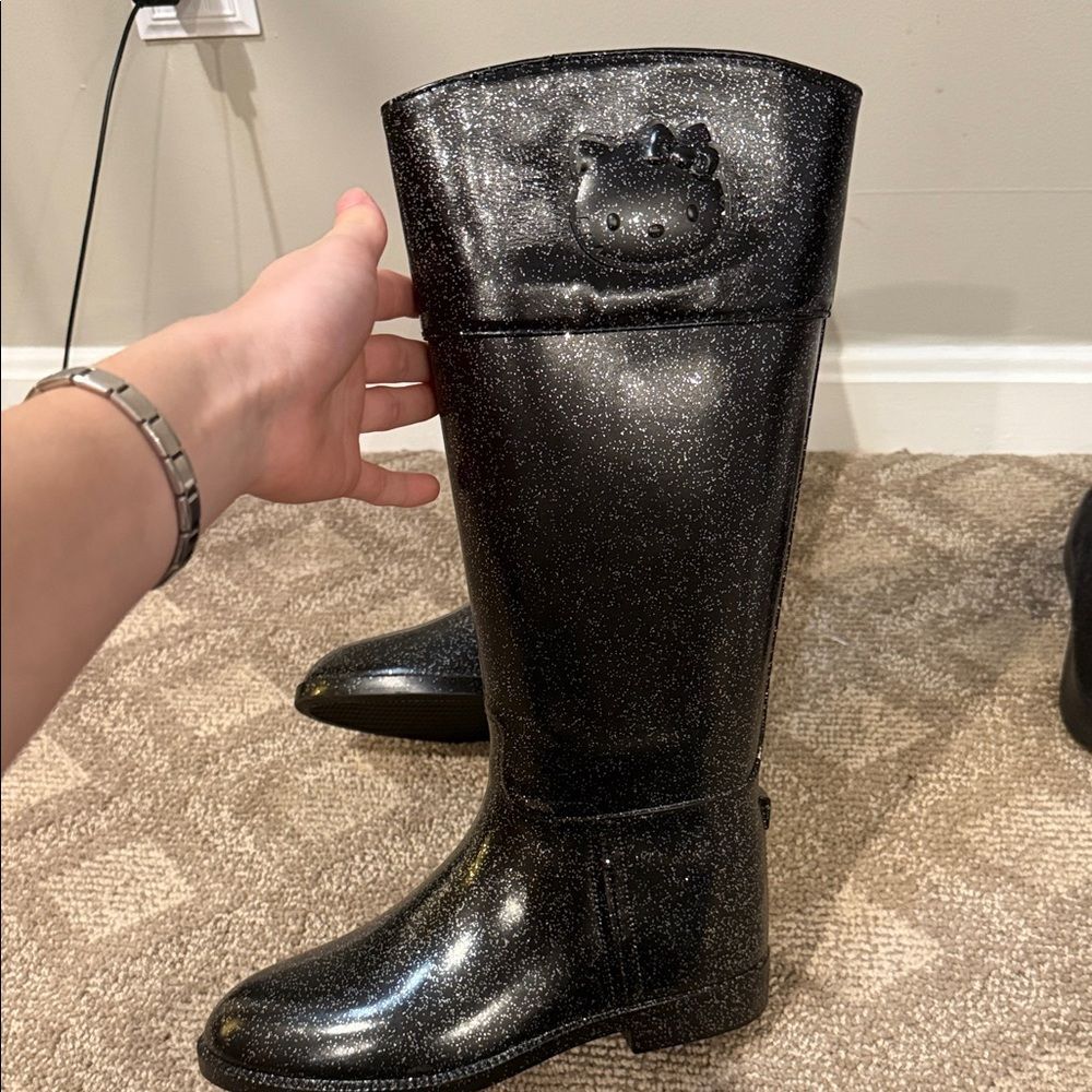 Hello Kitty black‎ sparkly heavy duty rain boots size 6 Sanrio